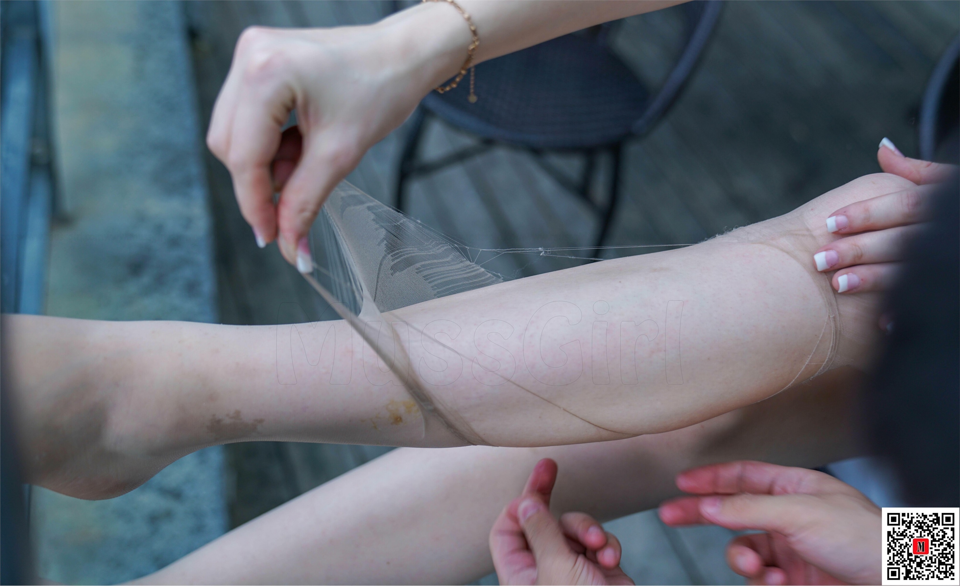 MussGirl慕丝女郎  NO.198 金发碎花裙肉丝